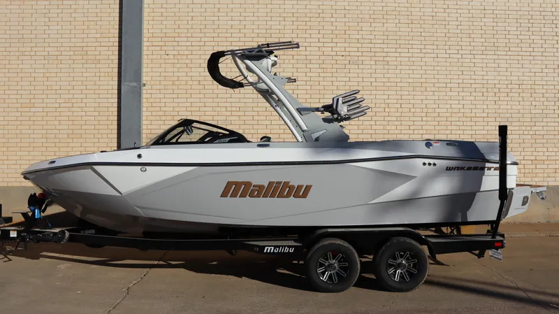 boat.Title