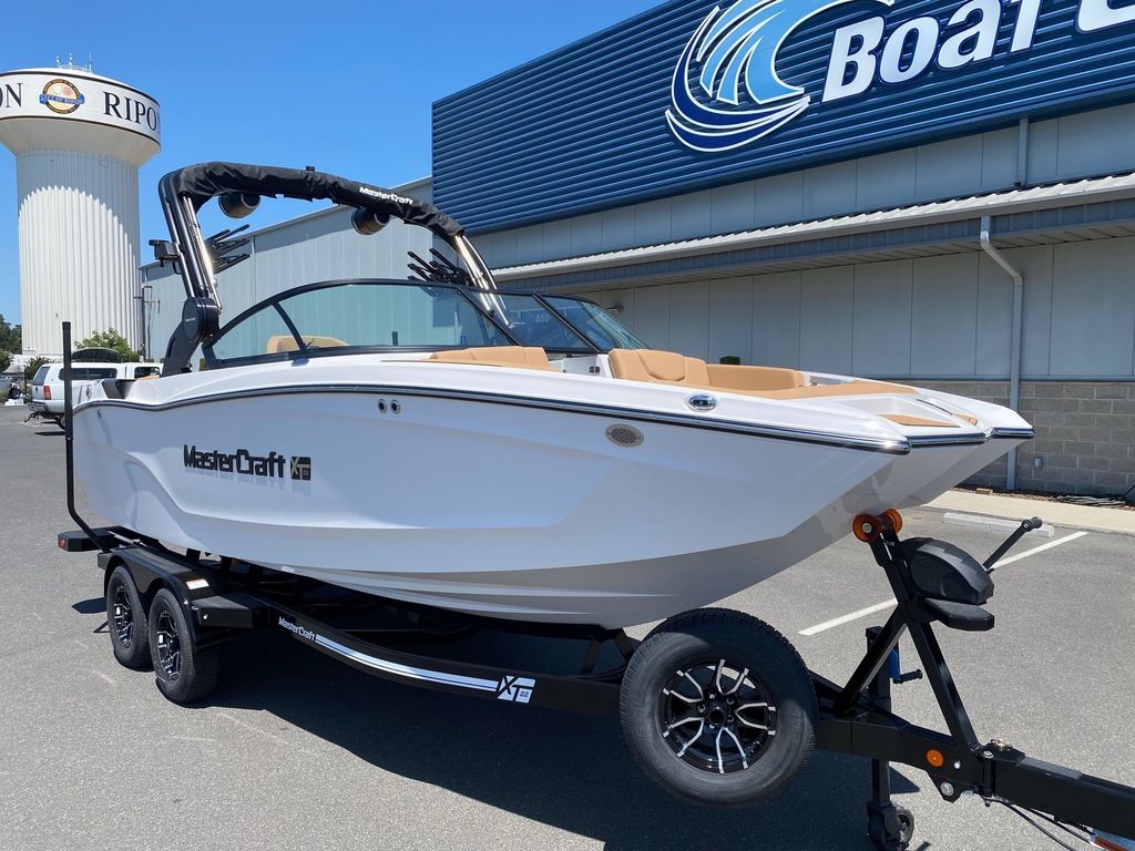 2025 MasterCraft XT22