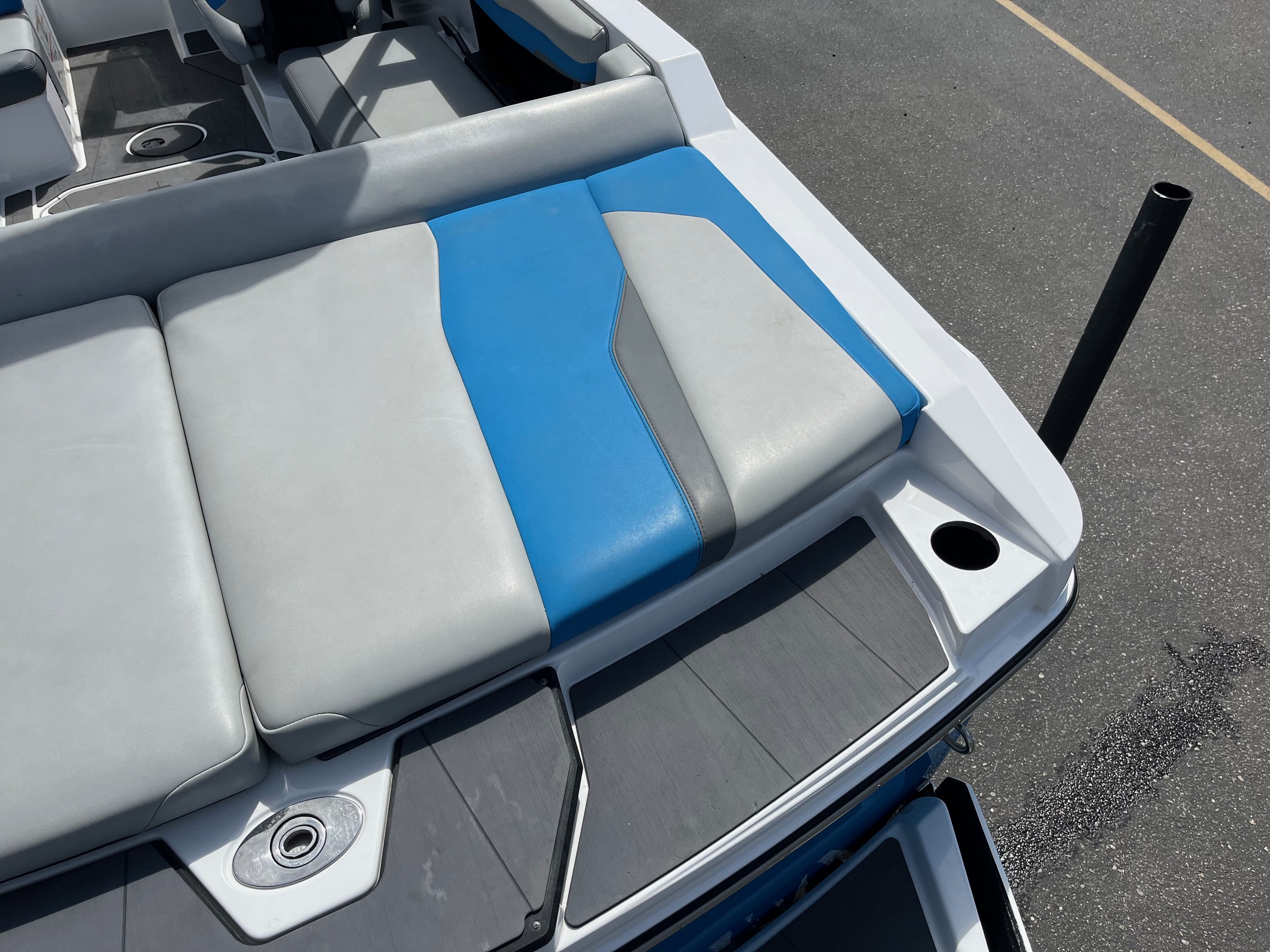 2023 Axis T220
