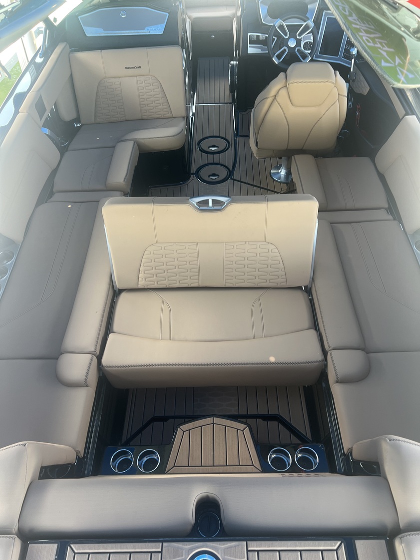 2021 Mastercraft X24