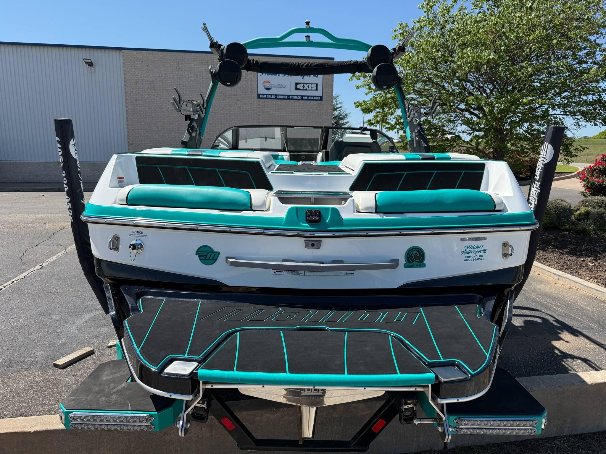 LIKE NEW 2023 Malibu 23LSV Icon