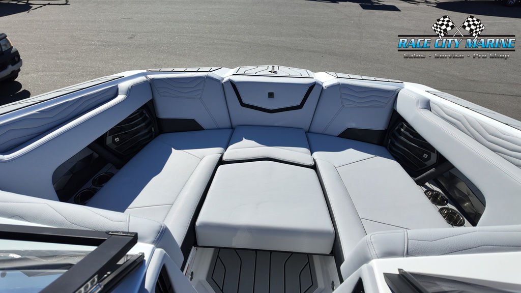 2025 Nautique G21