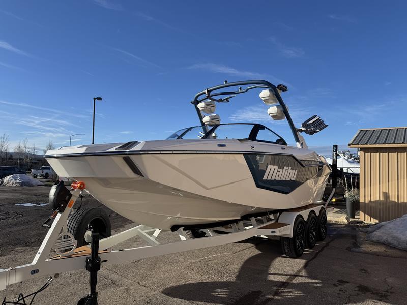 2025 Malibu M230