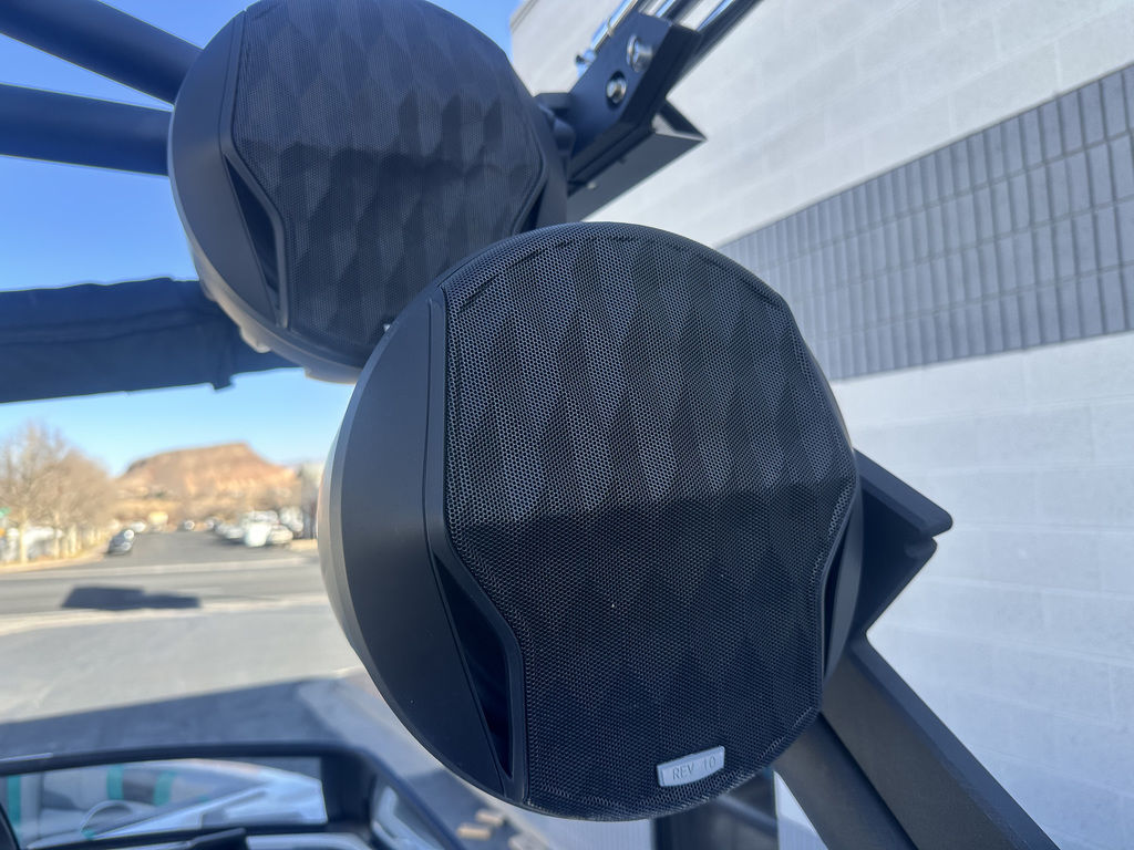 2023 Malibu Boats 26 LSV