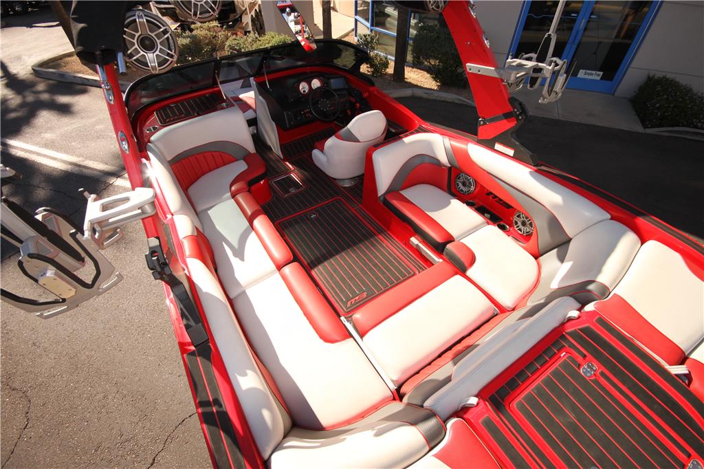 2021 MB Sports B52 23 Alpha – Wakeboard & Wakesurf boat !SUPER CLEAN!