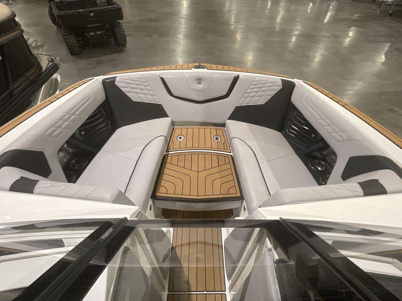 boat.Title