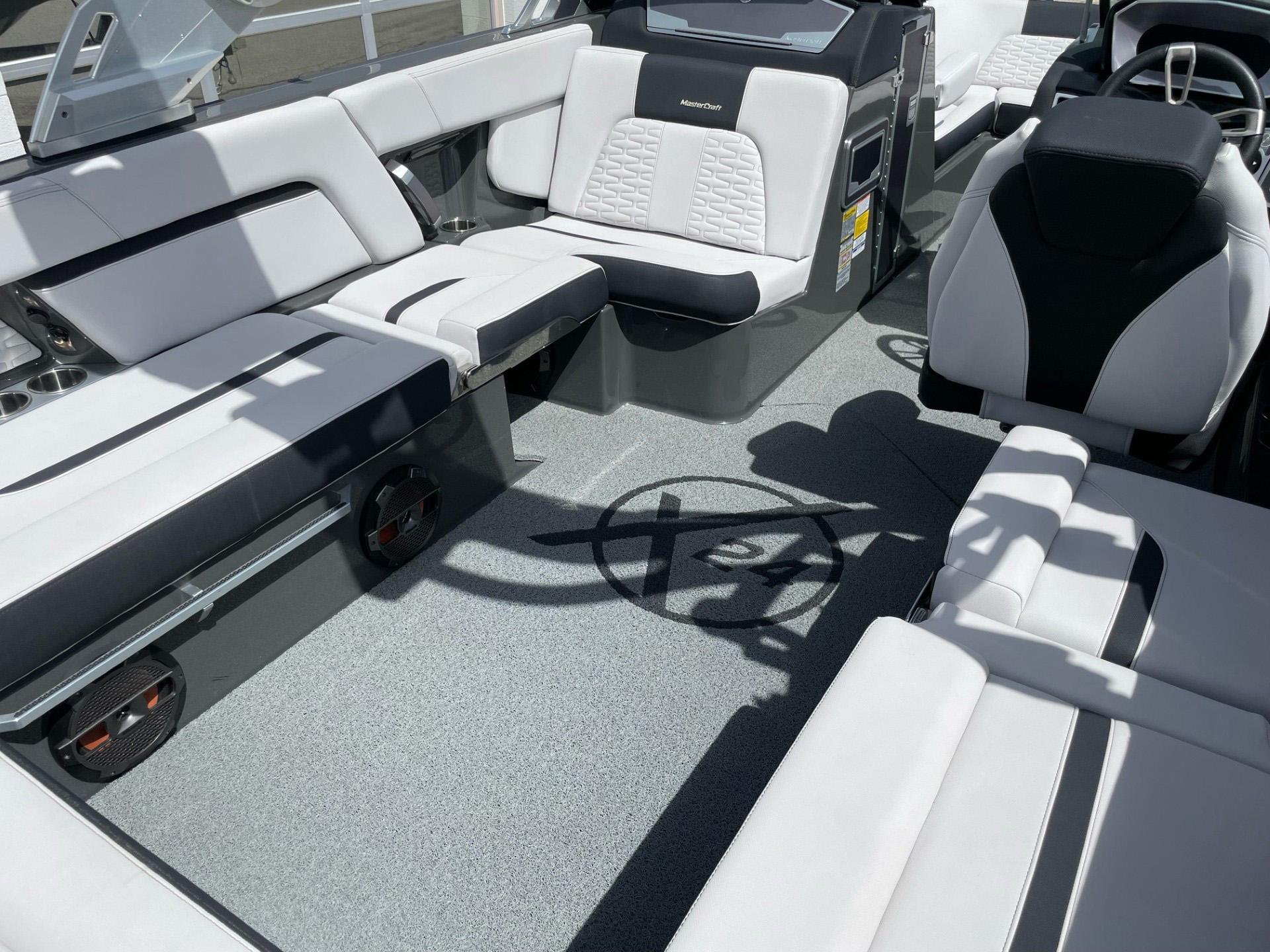 2021 MasterCraft X24