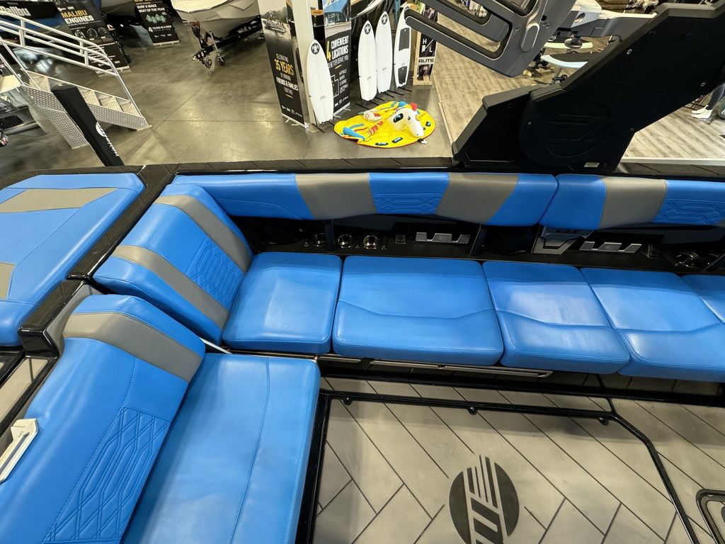 2022 Malibu 25 LSV