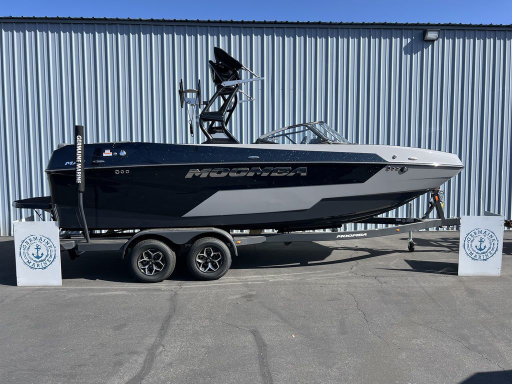 2025 MOOMBA Max