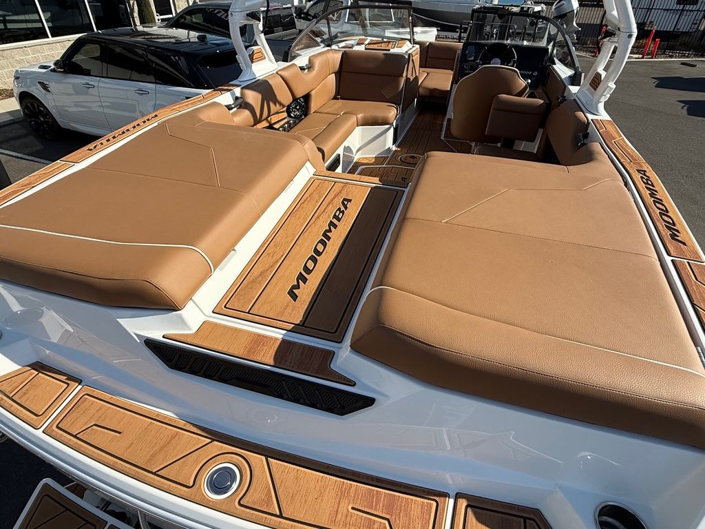 2025 Moomba Max