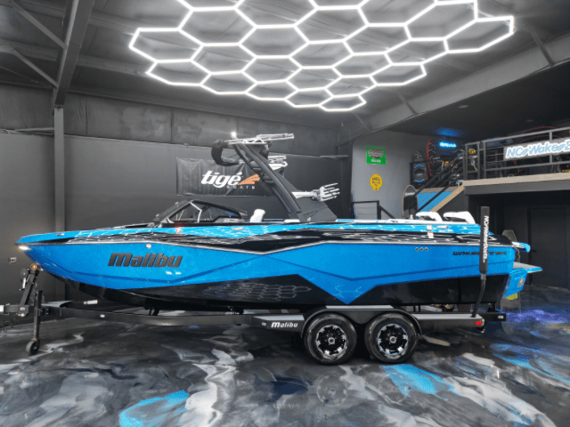 2022 Malibu Wakesetter 25 lSV
