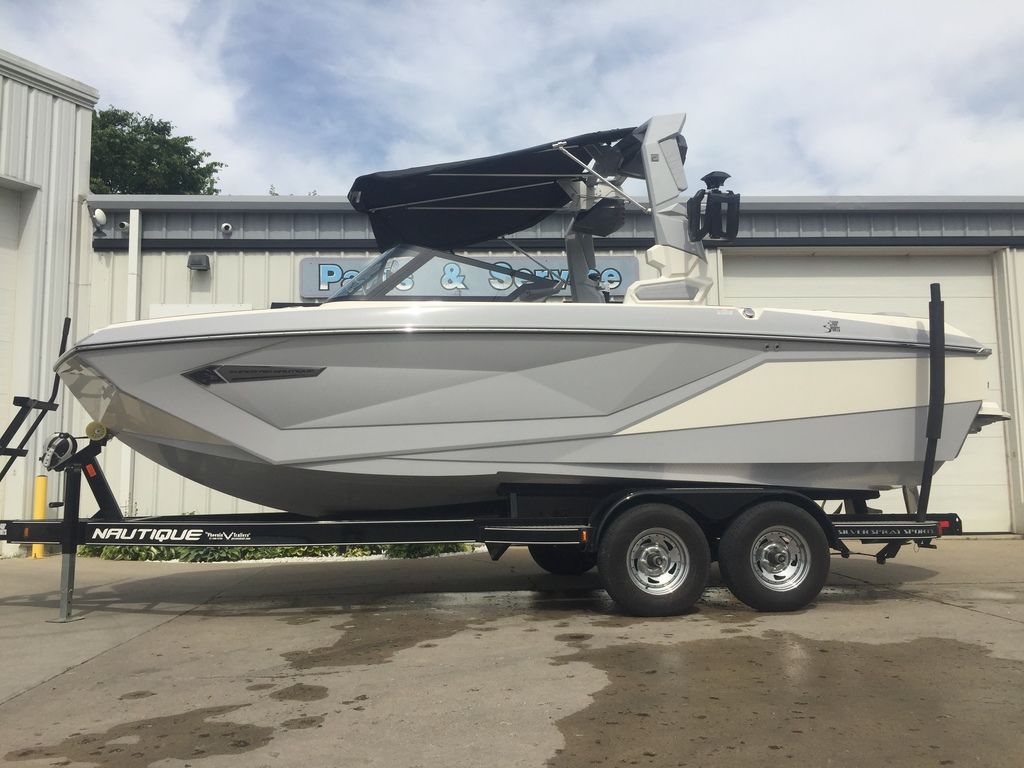 boat.Title