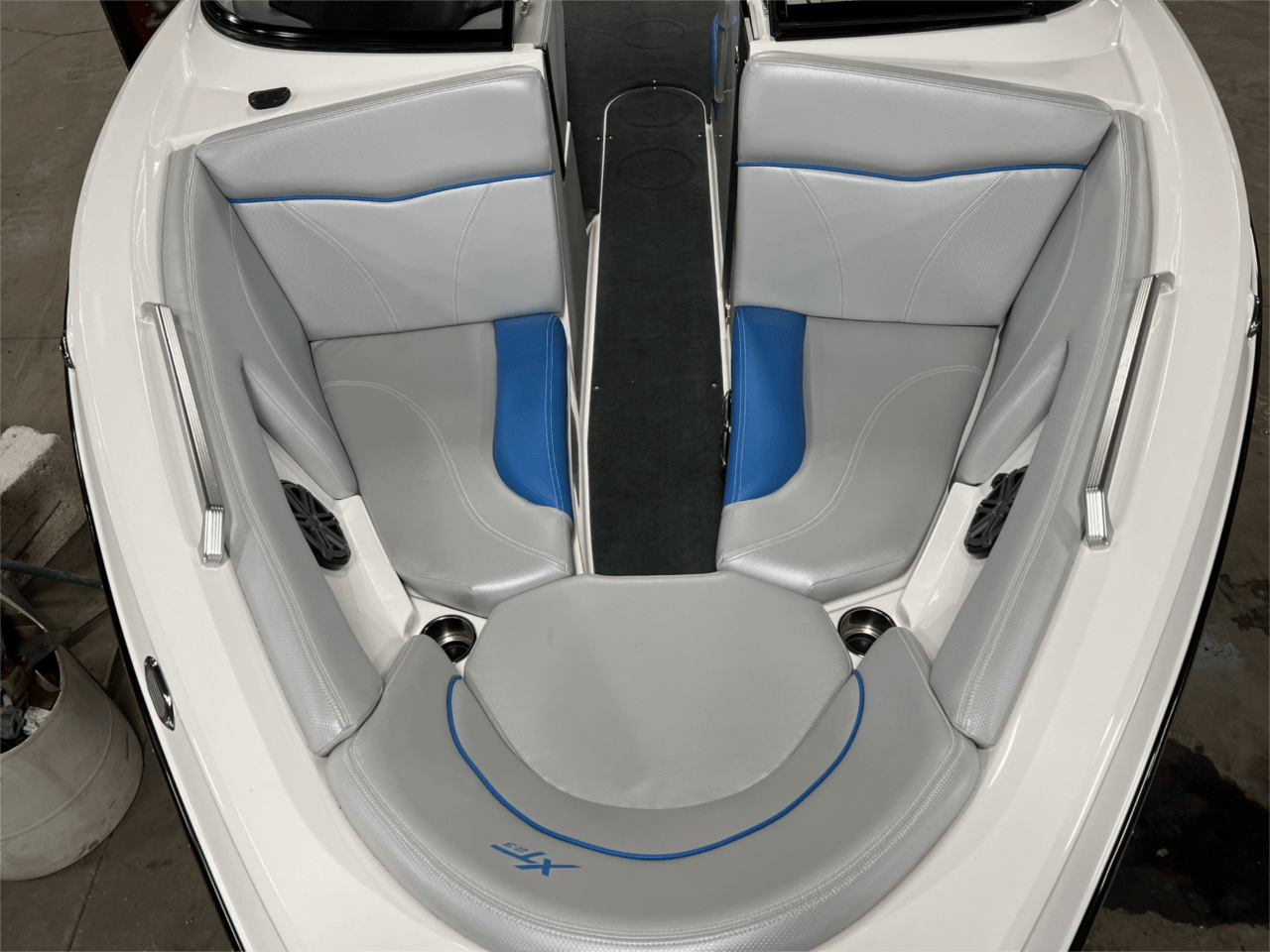 2017 Mastercraft XT23 | 209094
