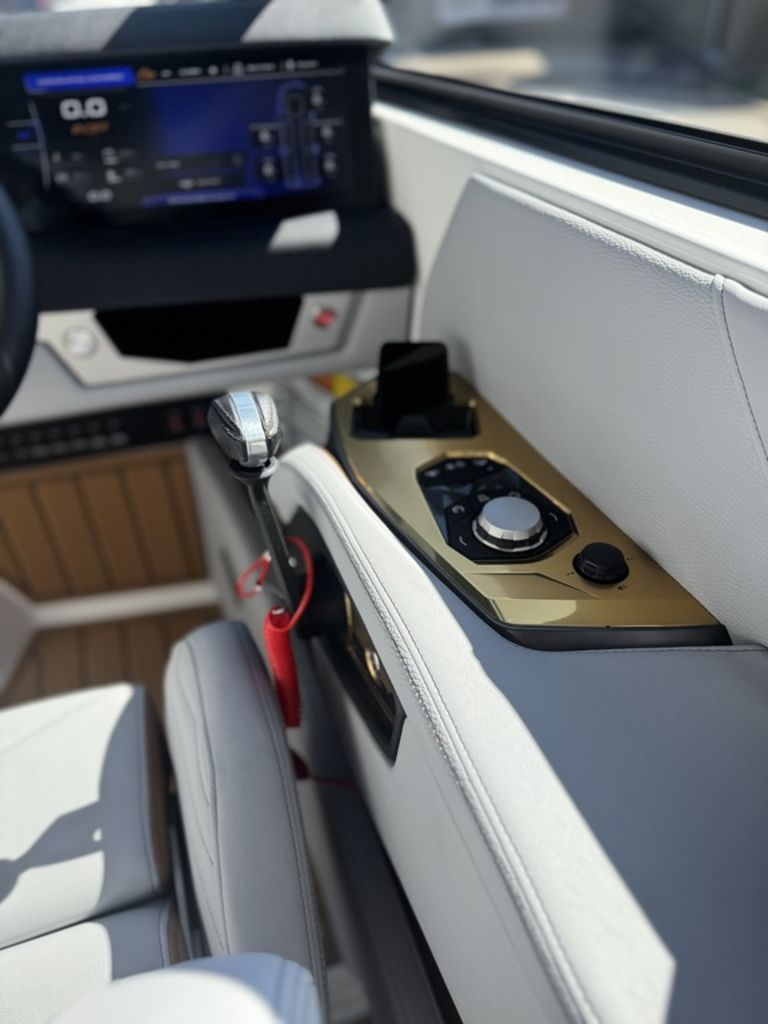 2025 Nautique Super Air Nautique G23
