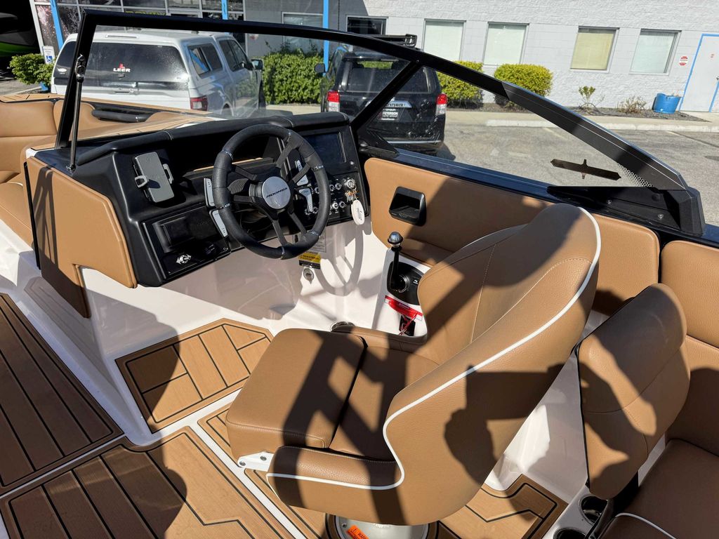 2024 MOOMBA Max