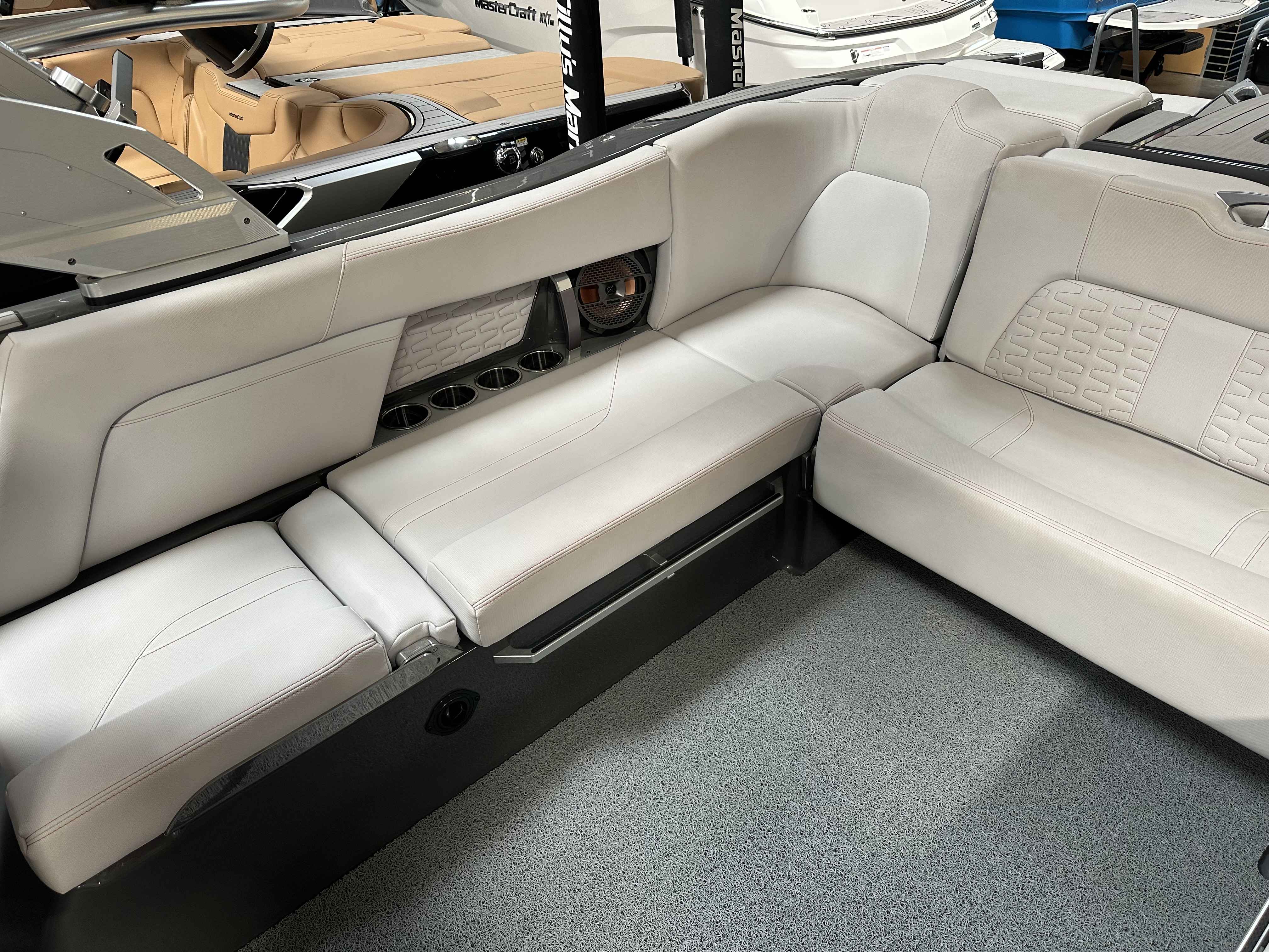 2021 MasterCraft X24