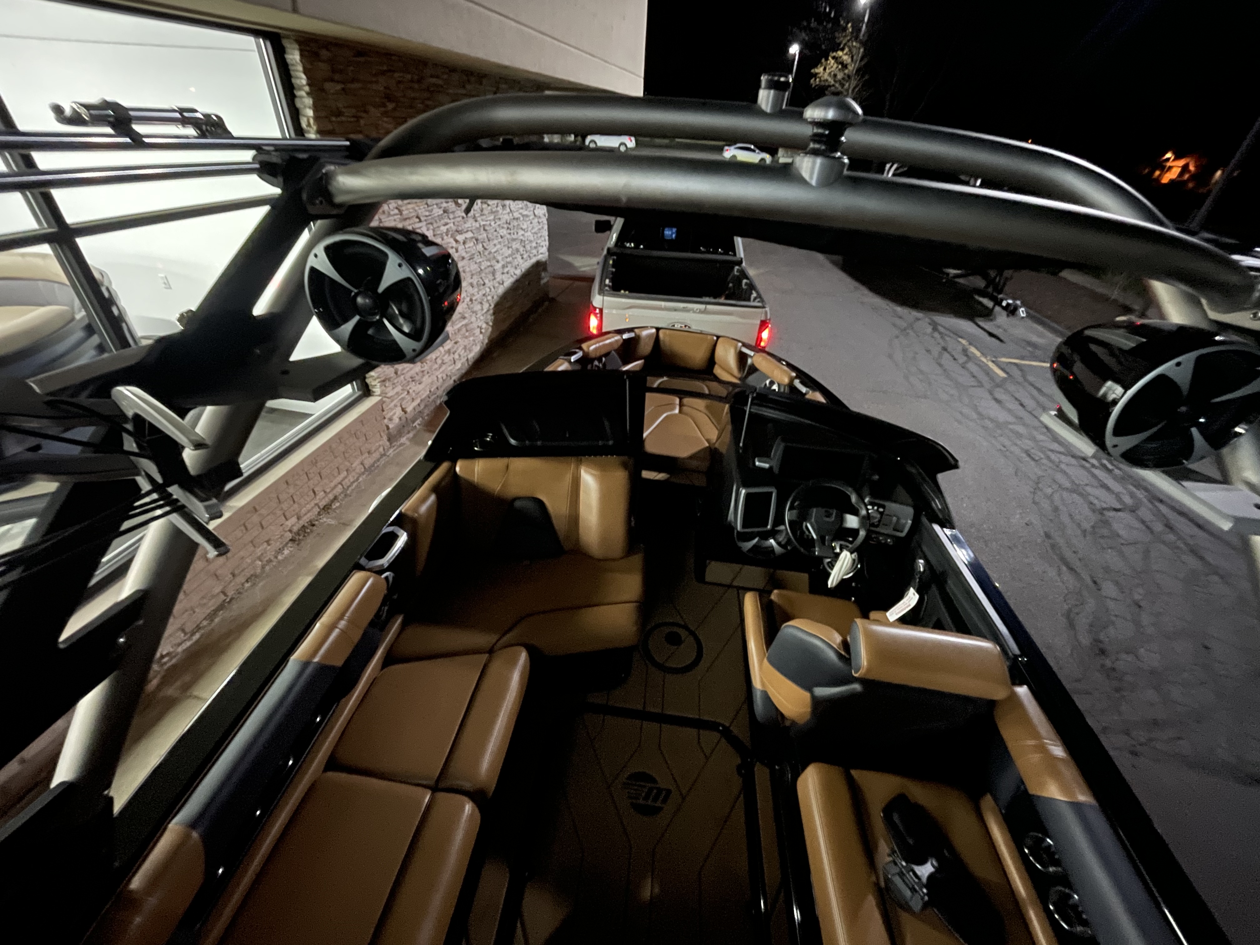 2020 Malibu 21 VLX Wakesetter - New Arrival!