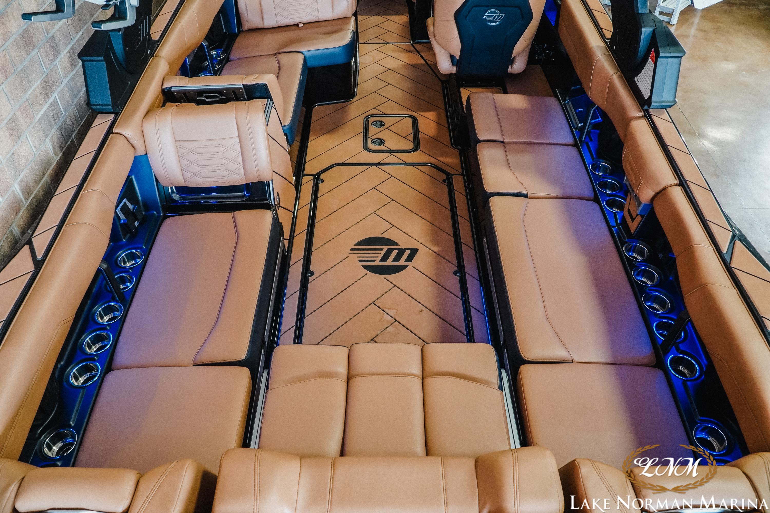 2023 Malibu 26 LSV