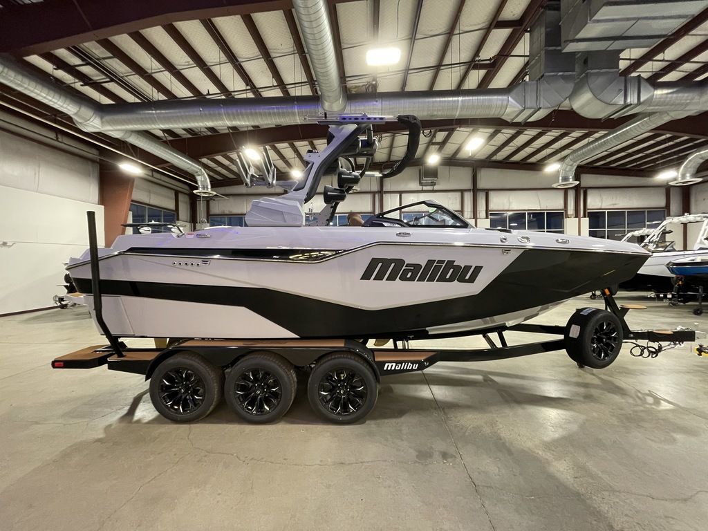 2025 Malibu Boats M230