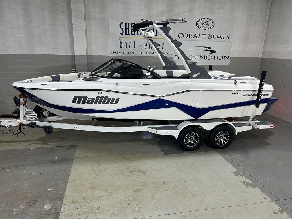 2024 Malibu Boats 22 LSV Icon