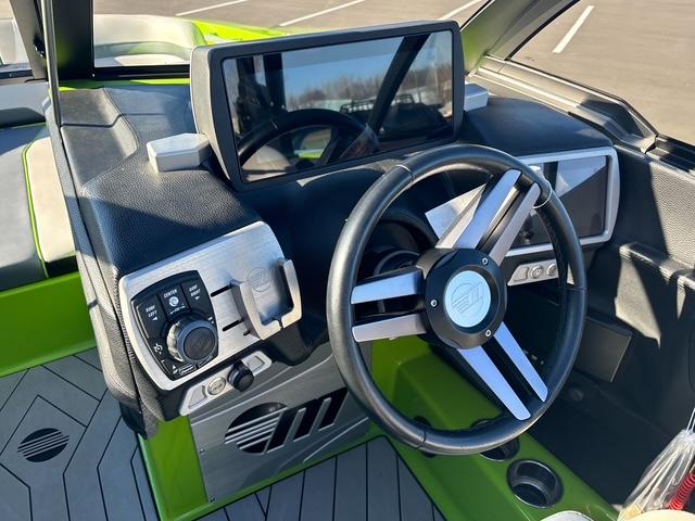 2017 Malibu Wakesetter 22 MXZ *Pending Deal*