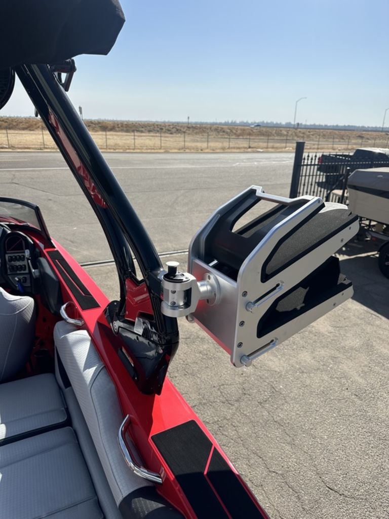 2024 supreme boats S220