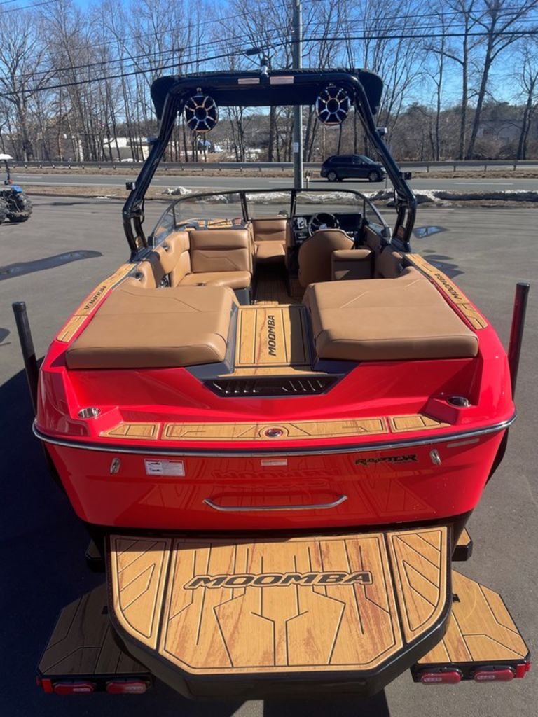 2025 MOOMBA Max