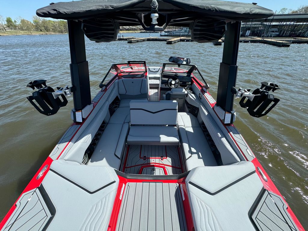 2025 Nautique G23