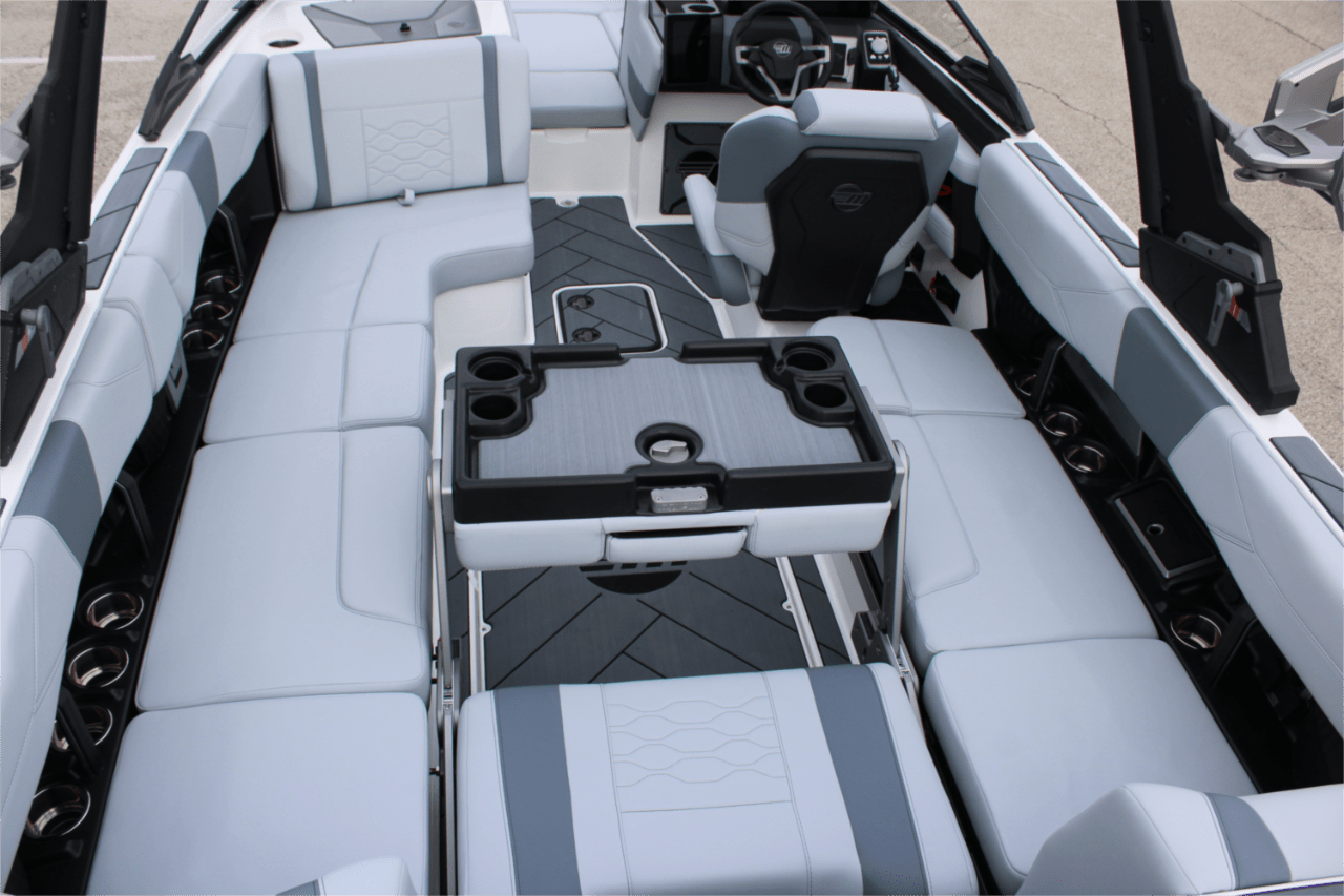 2025 Malibu 23 LSV