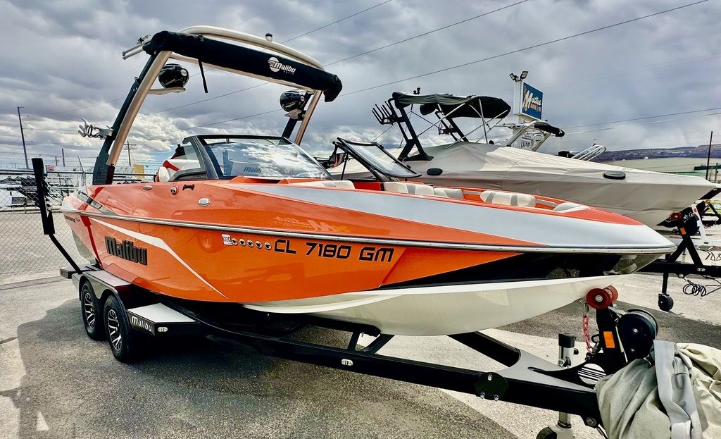 2020 Malibu Boats 21 VLX