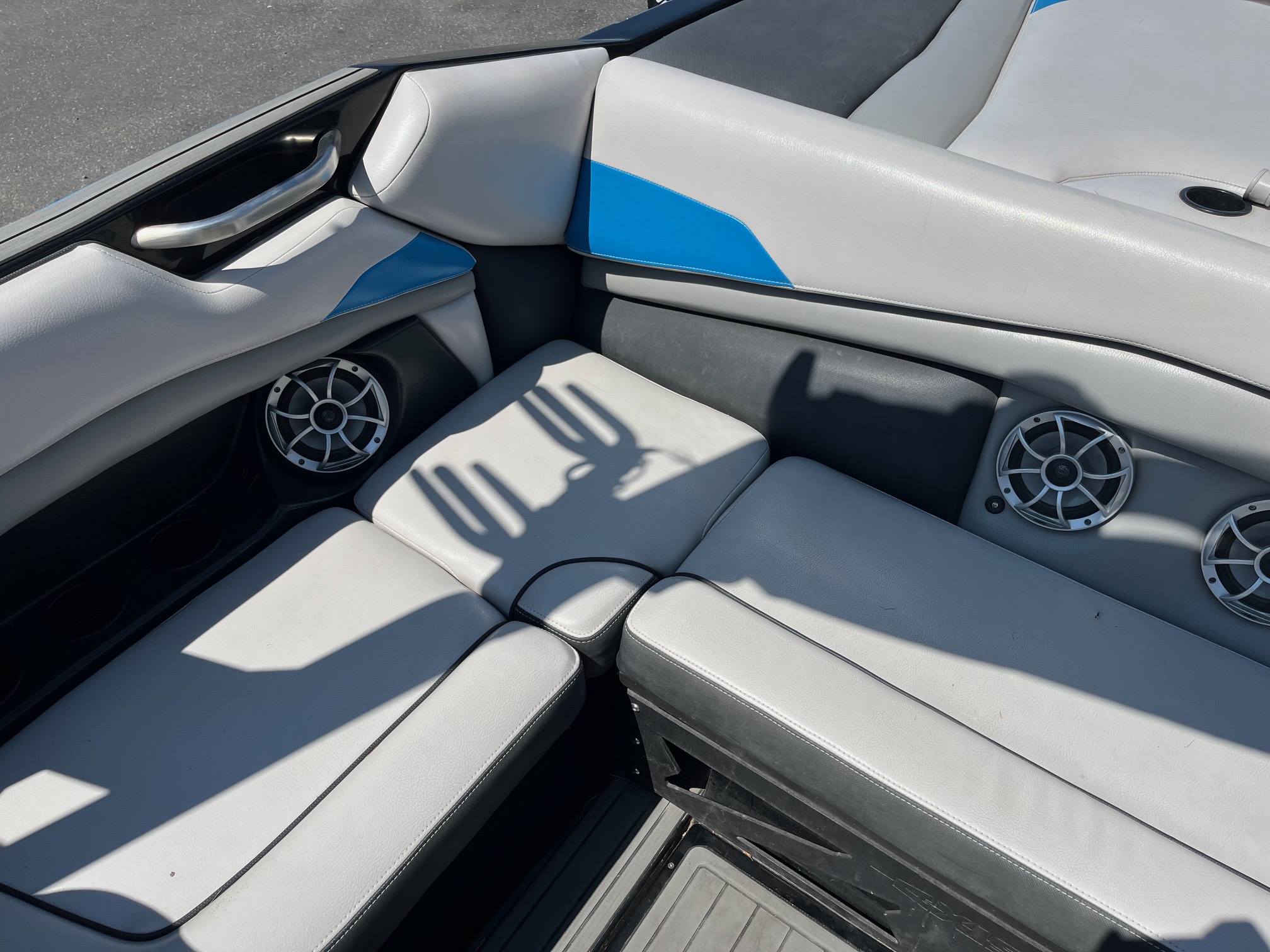2015 Axis A22
