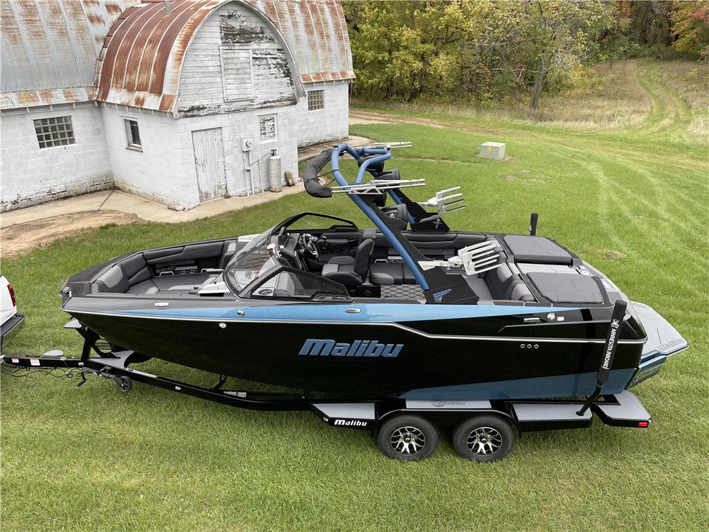 2022 Malibu M220