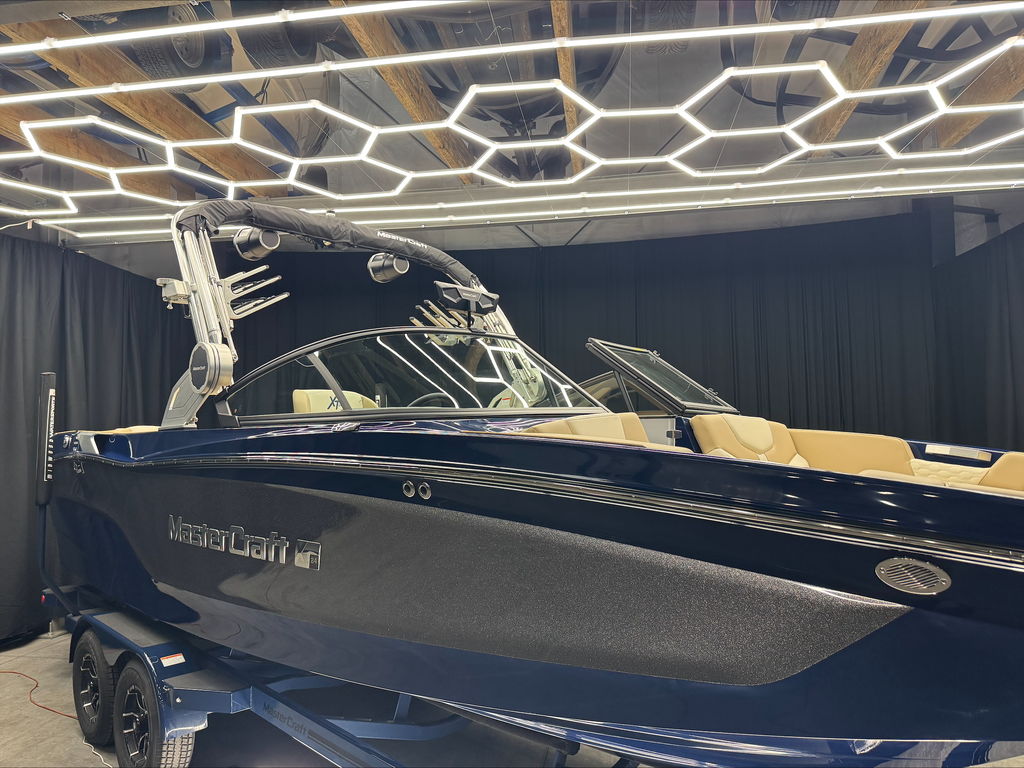 2025 MasterCraft XT24
