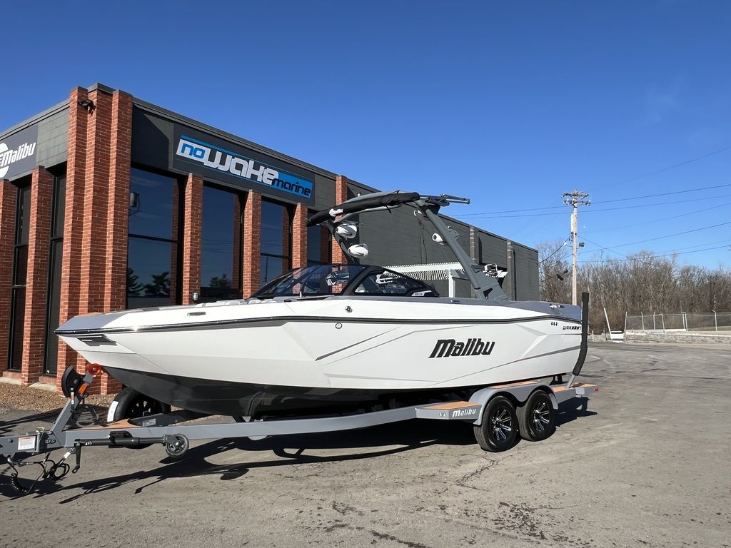 2025 Malibu Boats 23 LSV