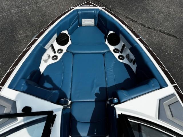 2022 Malibu 25 LSV – LT4, GX Tower, Thruster *Flash Sale*