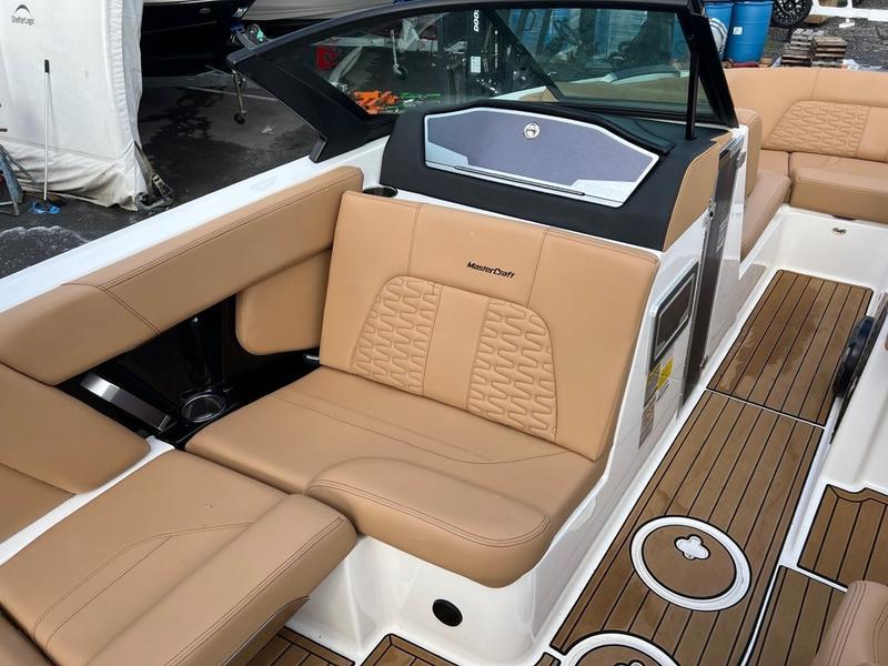 2022 MasterCraft X24