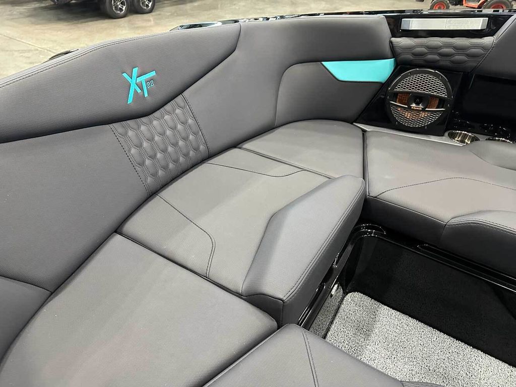 2025 MasterCraft XT22