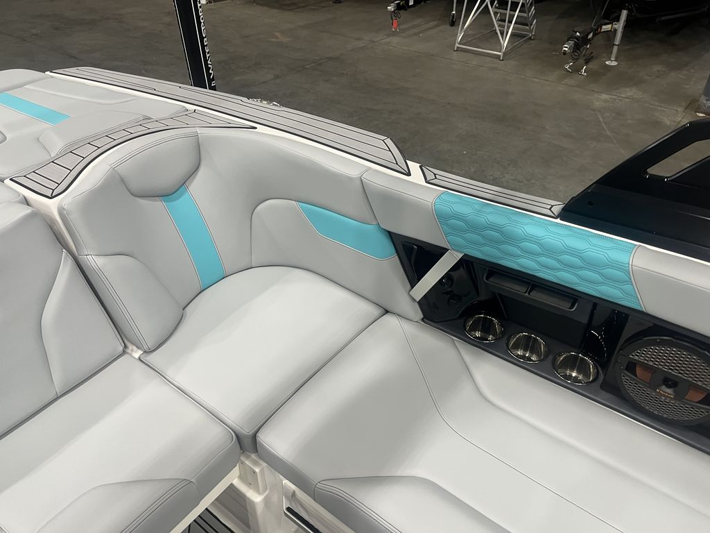 2025 MasterCraft XT22T