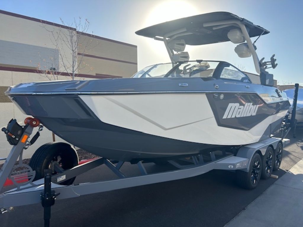 2025 Malibu Boats M230