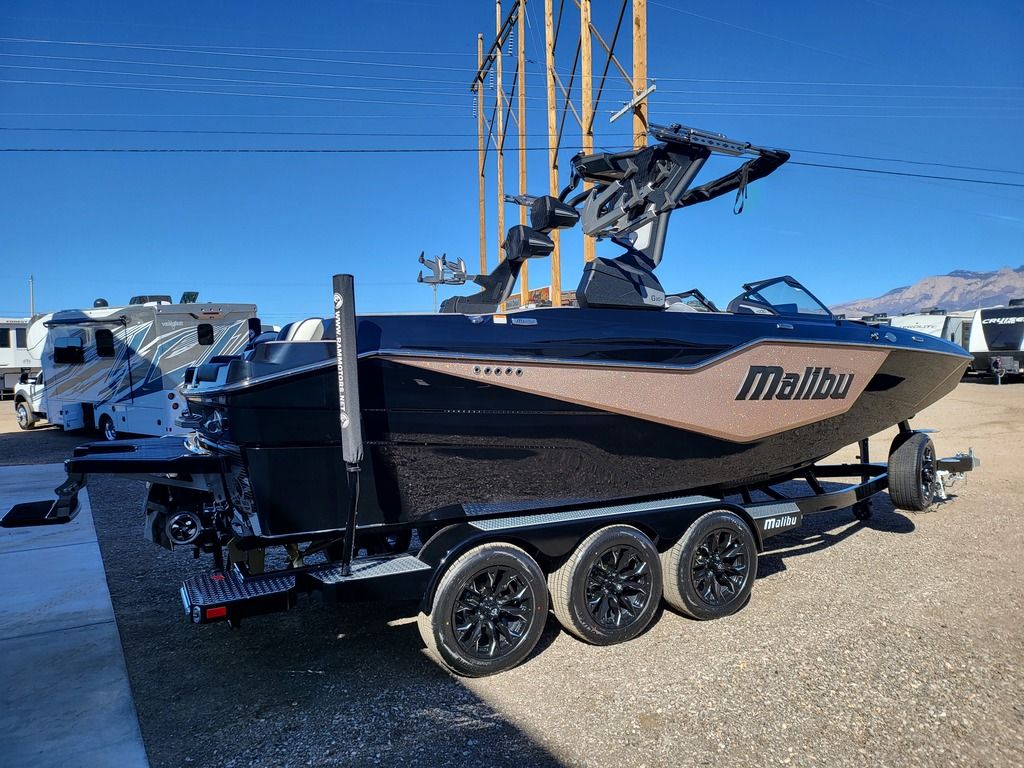 2025 Malibu Boats M230