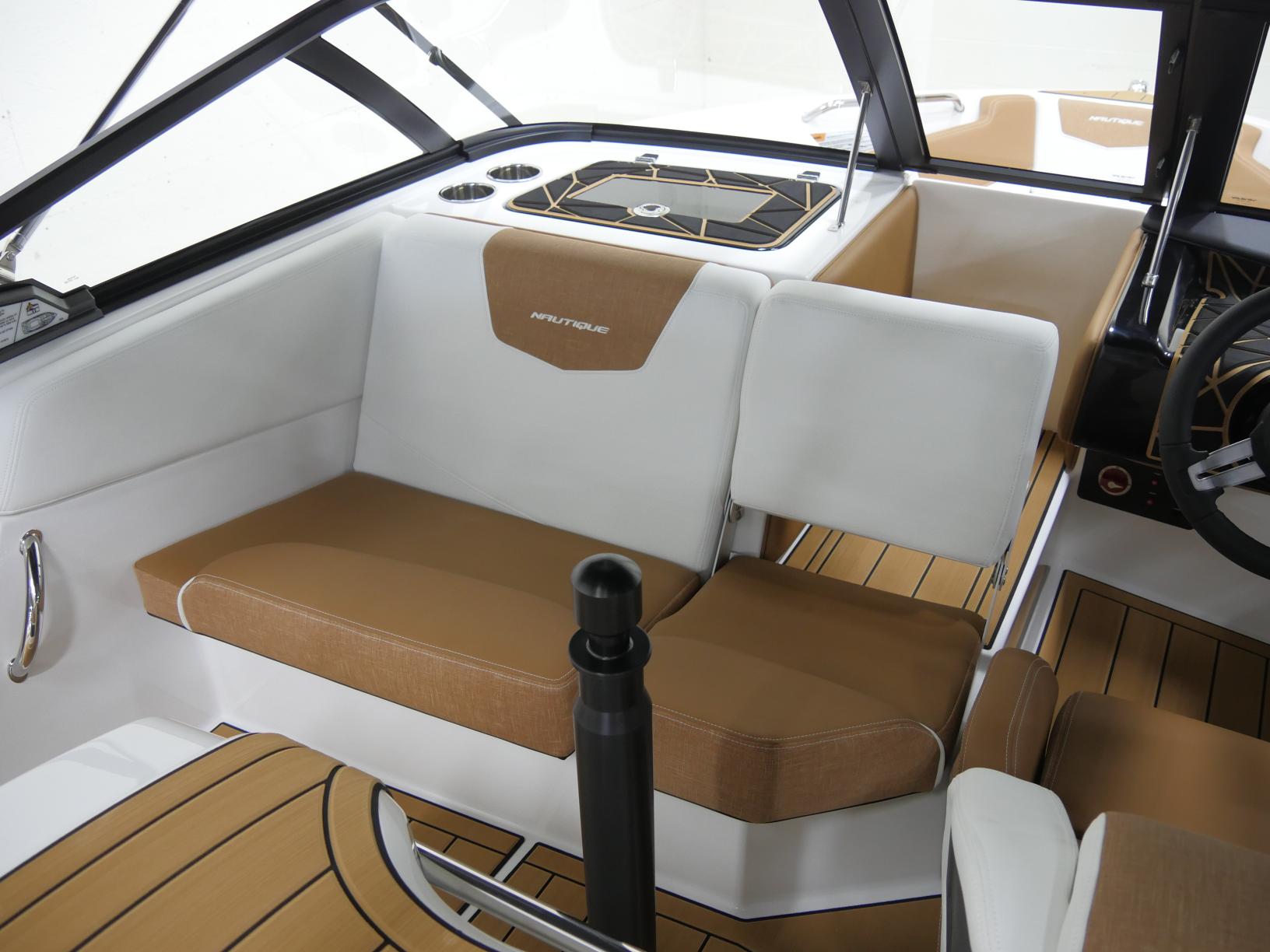 2025 Nautique 200