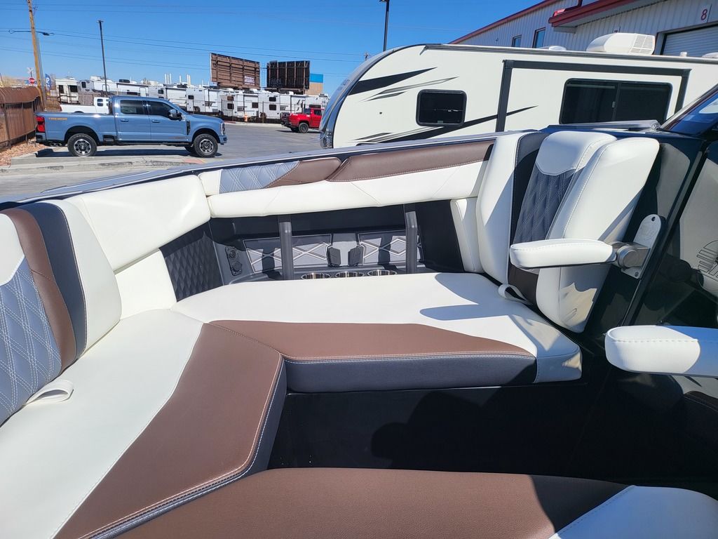 2025 Malibu Boats M230