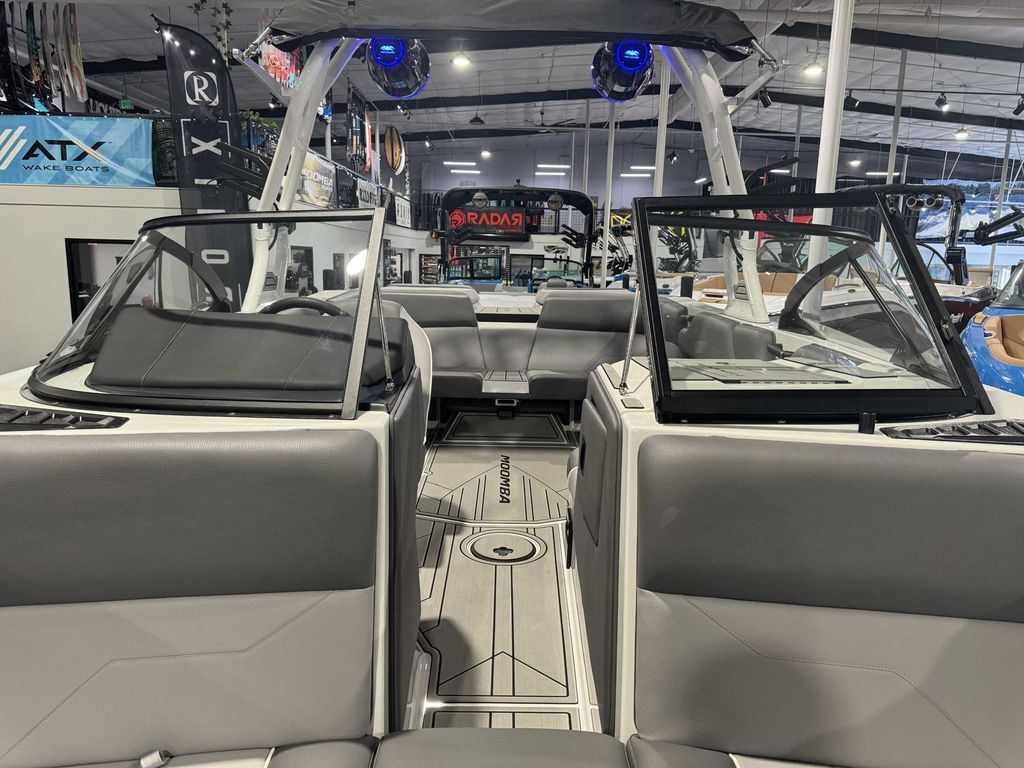 2025 MOOMBA Max