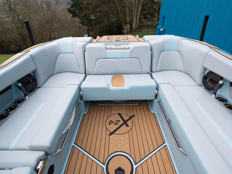 2025 MasterCraft X24