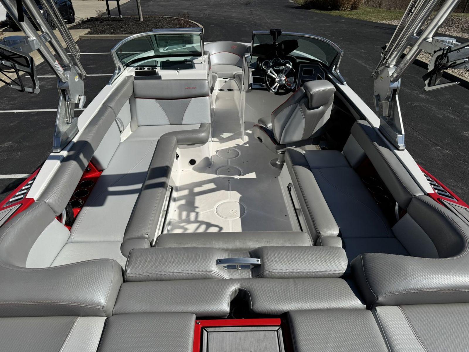 2018 MasterCraft XT23