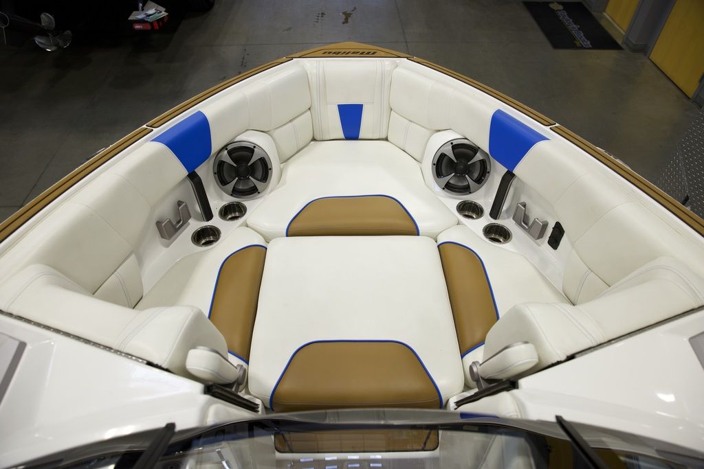 2021 Malibu Boats 23 LSV