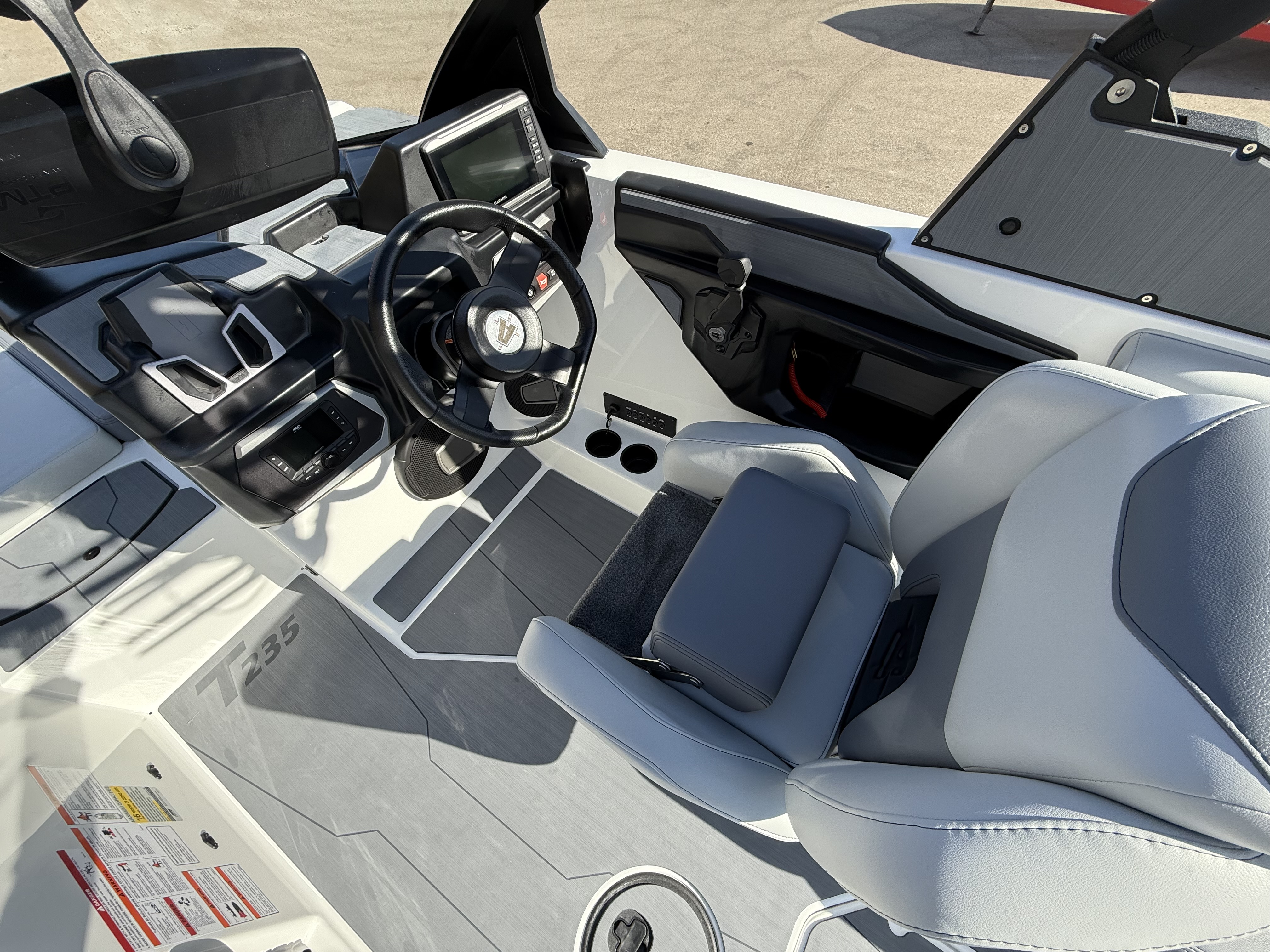 2025 Axis T235