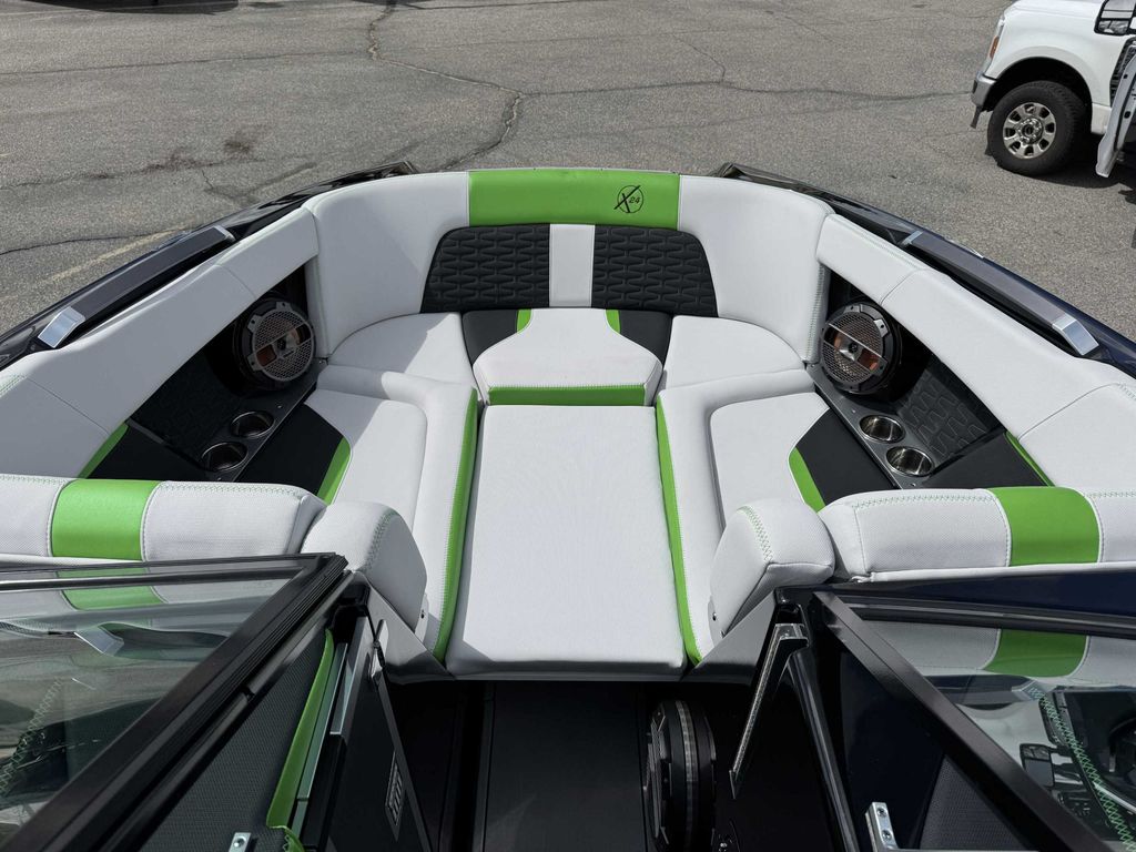 2021 MasterCraft X24