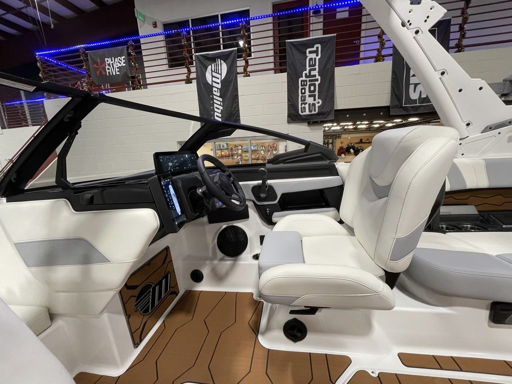 2025 Malibu Boats 23 MXZ
