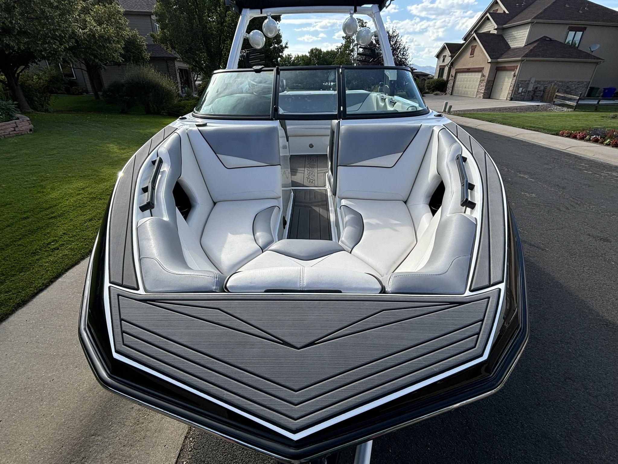 2017 Supreme S211